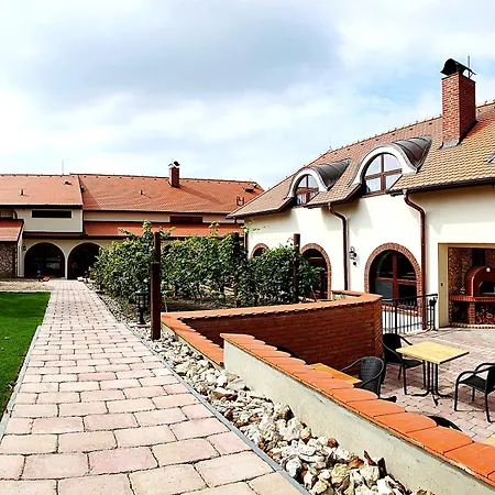 Vinopa Hotel 3*